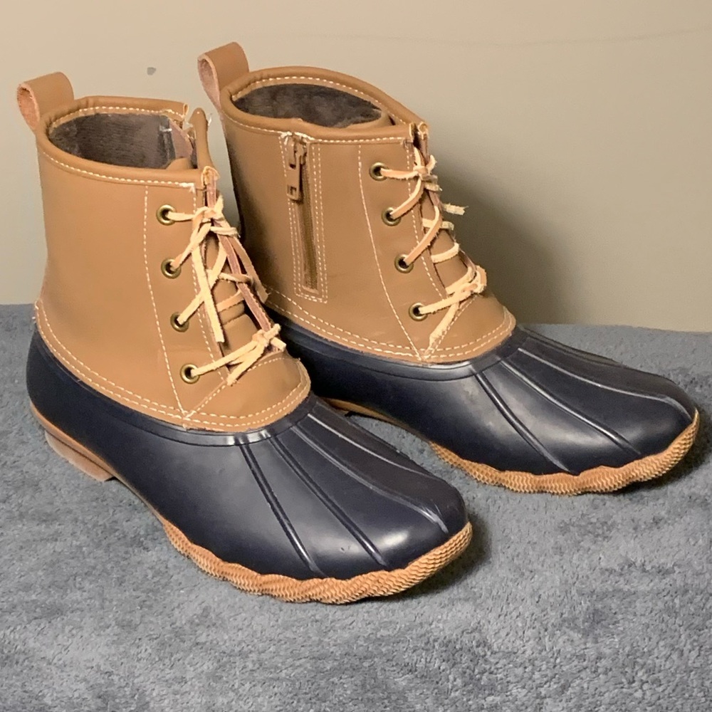Sz 8, Navy Duck Boots (off brand)